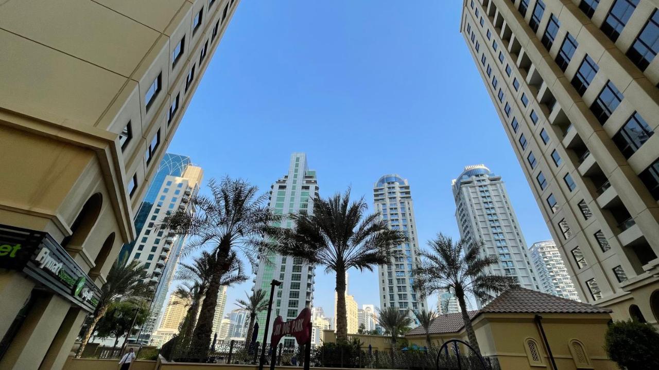 Route 66 Beach Hostel Dubai Exterior foto
