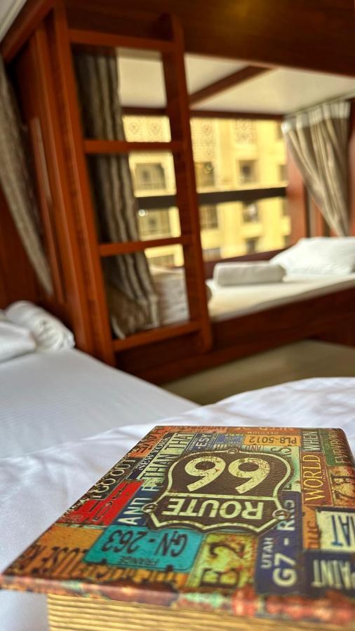 Route 66 Beach Hostel Dubai Exterior foto
